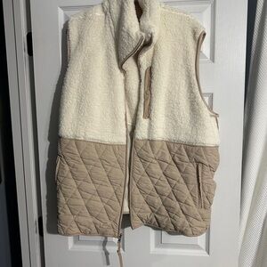 Abercrombie & Fitch Cream Sherpa vest